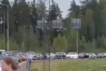 Очередь на границе с Финляндией. Фото: скриншот YouTube-видео