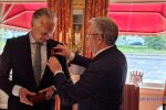 Нідерландський волонтер отримує орден «За заслуги»