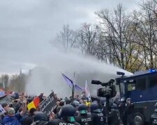 Протест в Берлине. Фото: скриншот Youtube-видео