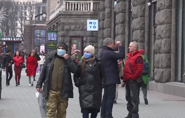 Минздрав призывает носить маски. Фото: скрин YouTube