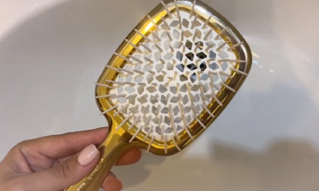 Расческа для волос. Фото: YouTube