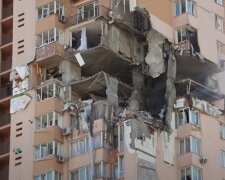 Разрушенный дом в Киеве. Фото: YouTube, скрин
