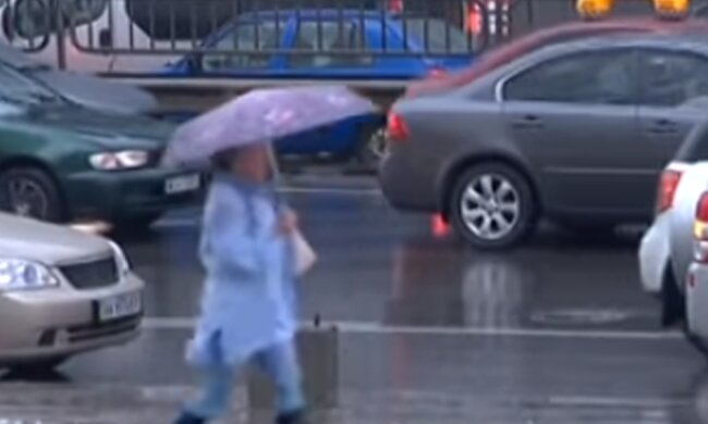 Дожди и грозы в Украине. Фото: скриншот YouTube