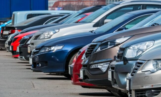 Водители хватаются за голову в Киеве: автомобили увозят тысячами