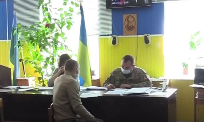Військовий облік. Фото: YouTube, скрін