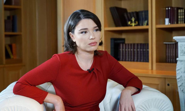 Дочь Бориса Немцова до слез растрогала украинцев: передала 700 тысяч евро семьям Небесной сотни
