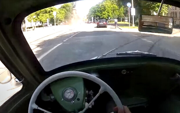 "BMW Isetta". Фото: скриншот YouTube-видео.