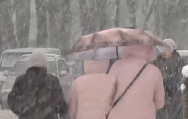 В декабре Украину заметет снегом. Фото: скриншот Youtube-видео