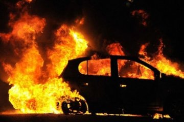 Владелица "евробляхи" сожгла свое авто.Фото из открытых источников