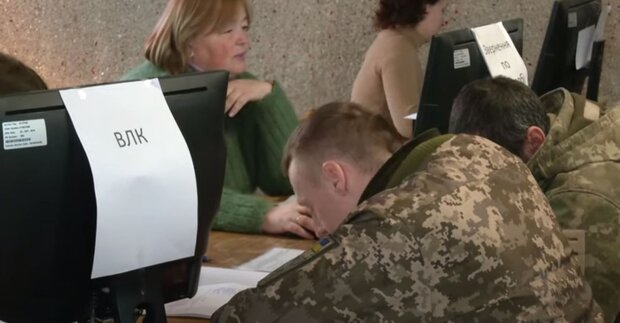 Военнослужащие. Фото: скриншот YouTube-видео