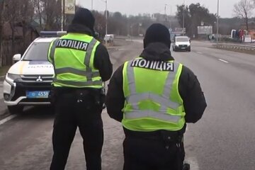 Патрульна поліція на дорозі. Фото: скріншот YouTube-відео