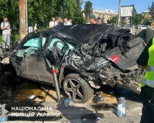 Mercedes въехал в пешеходную зону в Киеве: четверо погибших