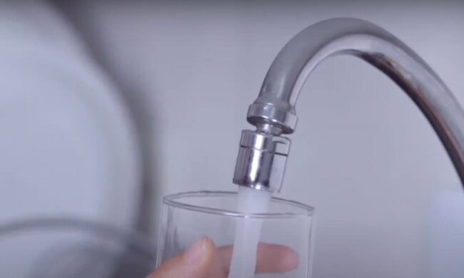 Вода. Фото: YouTube, скрін