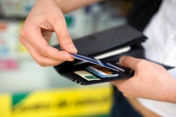 Загадочные три цифры на обороте карточки: вы и представить не можете, какое они имеют значение