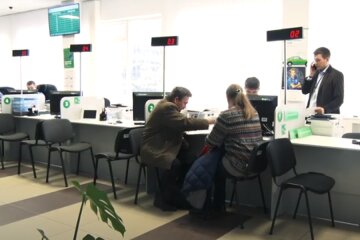 Сервисные центры МВД возобновили выдачу водительских прав. Фото: скриншот YouTube