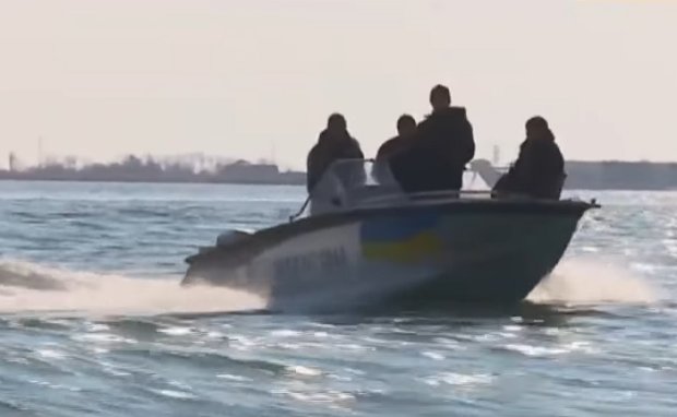 Арестованных украинских рыбаков отпустили. Фото: YouTube