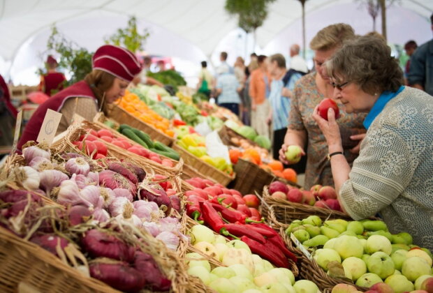 На овощном рынке. Фото YouTube, скриншот