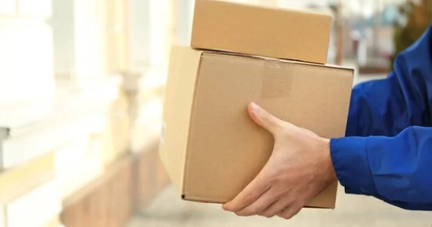 Поштові посилки на сортувальній лінії: Україна може втратити 27 млрд грн через пільги