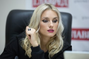 Федишин очаровала зажигательным фото из примерочной: ничего не скрыла