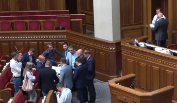 Украинских водителей хотят штрафовать за создание препятствий на дороге. Фото: YouTube