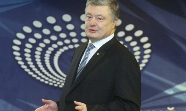 Дебаты на Олимпийском: Порошенко победил, сам у себя — сольное выступление для проплаченной масовки