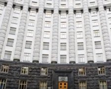 Похоже, о повышениях выплат можно забыть – в бюджете колоссальная недостача, Минфин озвучил цифру