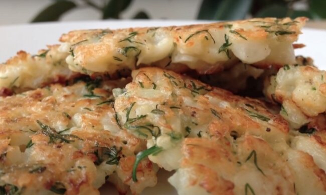 Оладки з капусти. Фото: YouTube, скрін