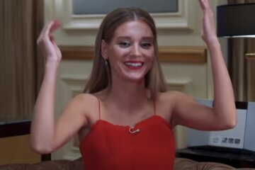 Кристина Асмус: Скриншот YouTube