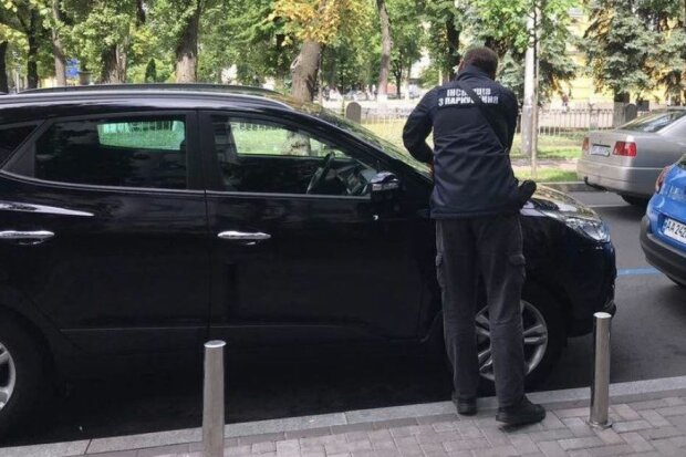 Штрафовать будут по-другому: в Киеве изменились правила парковки, о чем следует знать