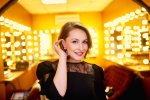 Стоп, это сестра?! Звезда Квартал 95 Елена Кравец взбудоражила сеть фото повзрослевшей дочери