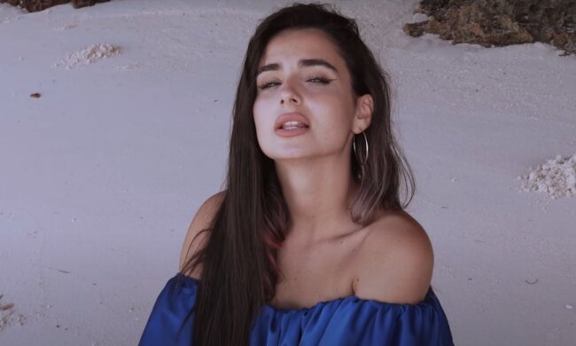 Анна Трінчер. Фото: YouTube, скрін