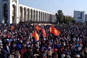 Атмосфера в стране на грани двухстороннего конфликто. Что сделал президент. Фото: скриншот Youtube