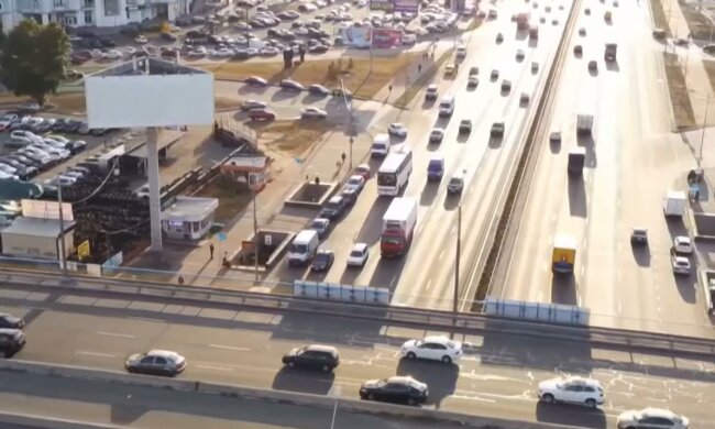 Депутаты предлагают увеличить лимиты допустимого превышения скорости. Фото: скрин youtube