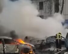 Палаючий автомобіль у Білгороді. Фото: скріншот YouTube-відео