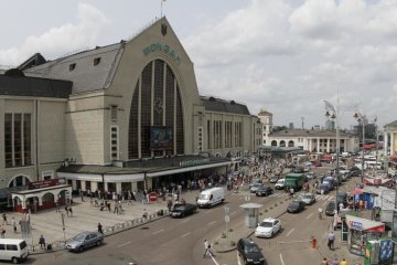 Побольше бы таких людей: киевлянин помог нацгвардейцу отбиться от толпы цыганок