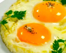Їжа, яйця, яєчня, сніданок. Фото: YouTube