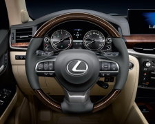 Lexus выпустит уникальный супермощный седан: рассекречен дизайн и характеристики (фото)