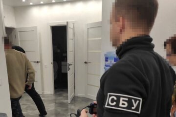 СБУ проводит обыски. Фото: СБУ