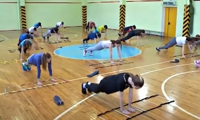 Физкультура. Фото: скриншот Youtube-видео