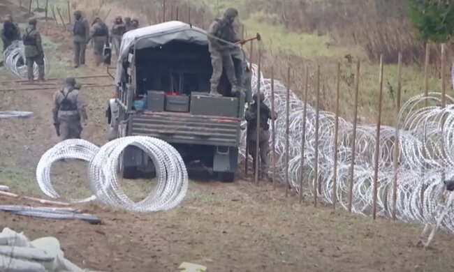 Будівництво паркану в Польщі. Фото: скріншот YouTube-відео