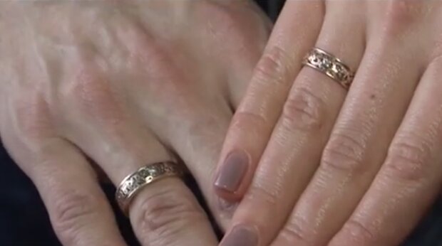 Обручальные кольца. Фото: скриншот YouTube-видео