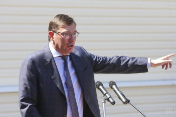 Отец убитой Кати Гандзюк обозвал генпрокурора Луценко дикарем и подает на него в суд