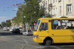Сломанные поручни и побитые окна: в Днепре скоро не останется "живого" транспорта