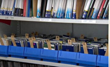 Трудовая книжка. Фото: скриншот YouTube-видео.
