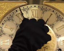 Перевод часов. Фото: скриншот YouTube-видео