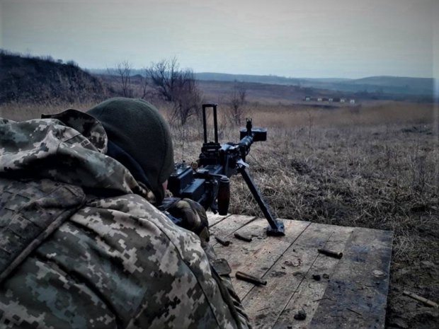 Росийские наемники на Донбассе накрыли огнем из крупнокалиберных пулеметов украинских военных