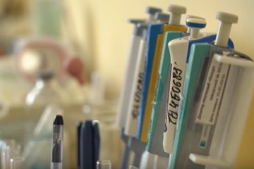 Наличие бесплатных лекарств украинцы смогут проверить онлайн. Фото: YouTube