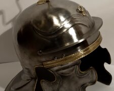 Римський шолом легіонера. Фото: скріншот YouTube