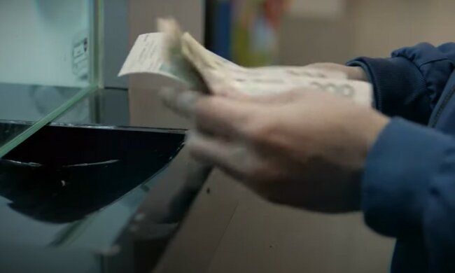 Выплаты пенсионерам. Фото: скриншот Youtube