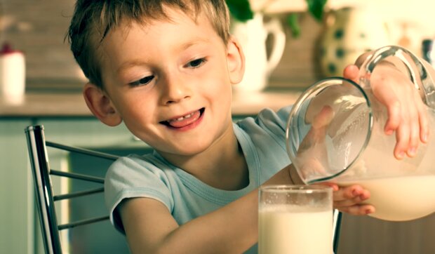 Молоко. Фото: YouTube